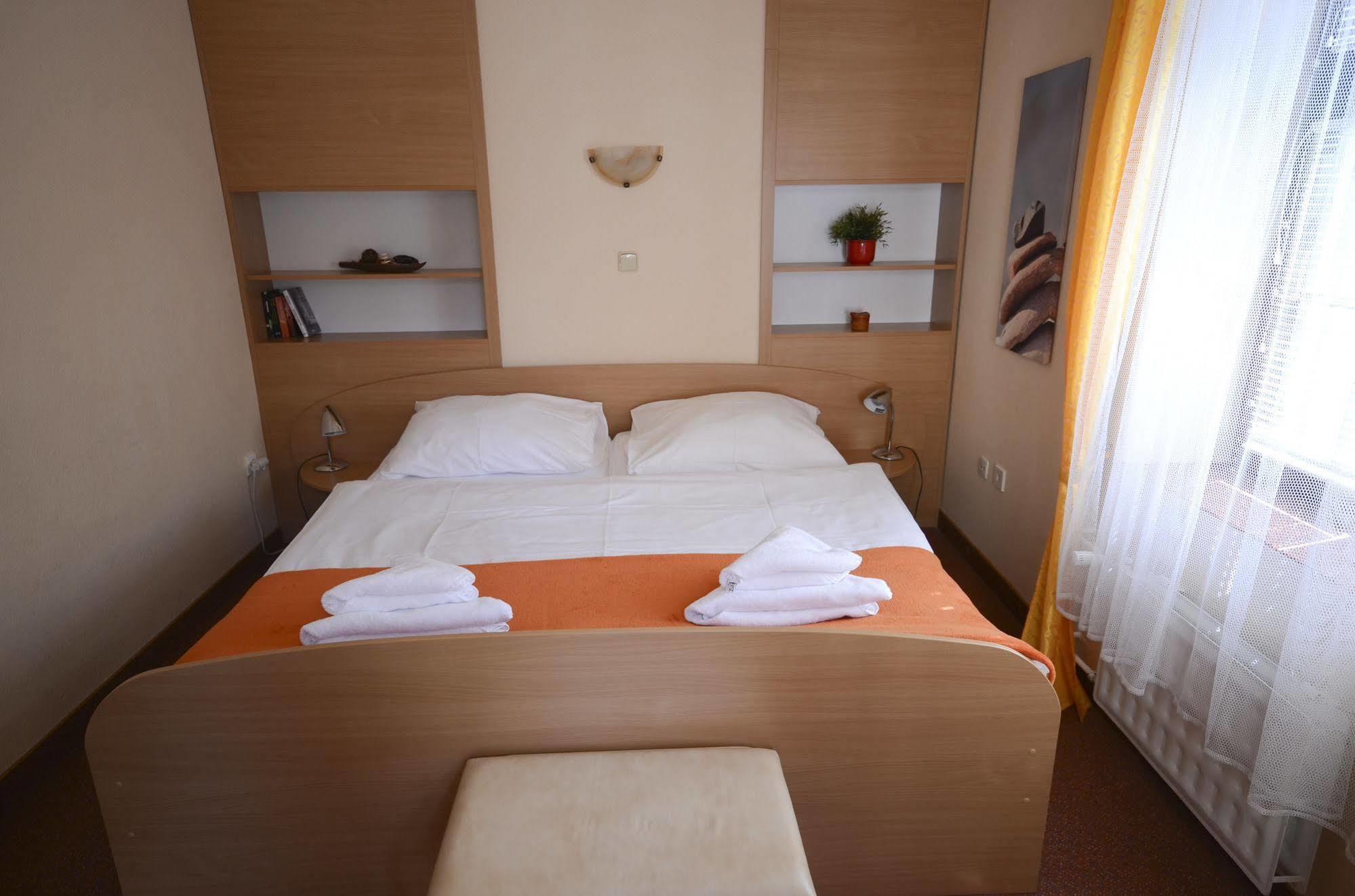 Hotel Paradies Teplice Luaran gambar