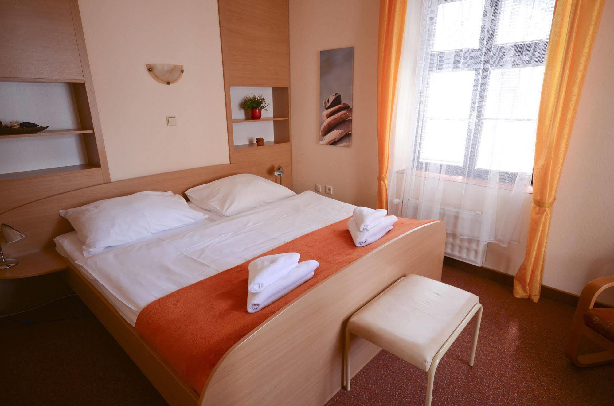 Hotel Paradies Teplice Luaran gambar